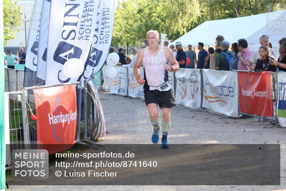 07.09.2025 - 19. Norderstedt Triathlon Luisa Fischer http://msf.ph/oto/8741640 07.09.2025 16:58:33 Ziel 956 meine-sportfotos.de