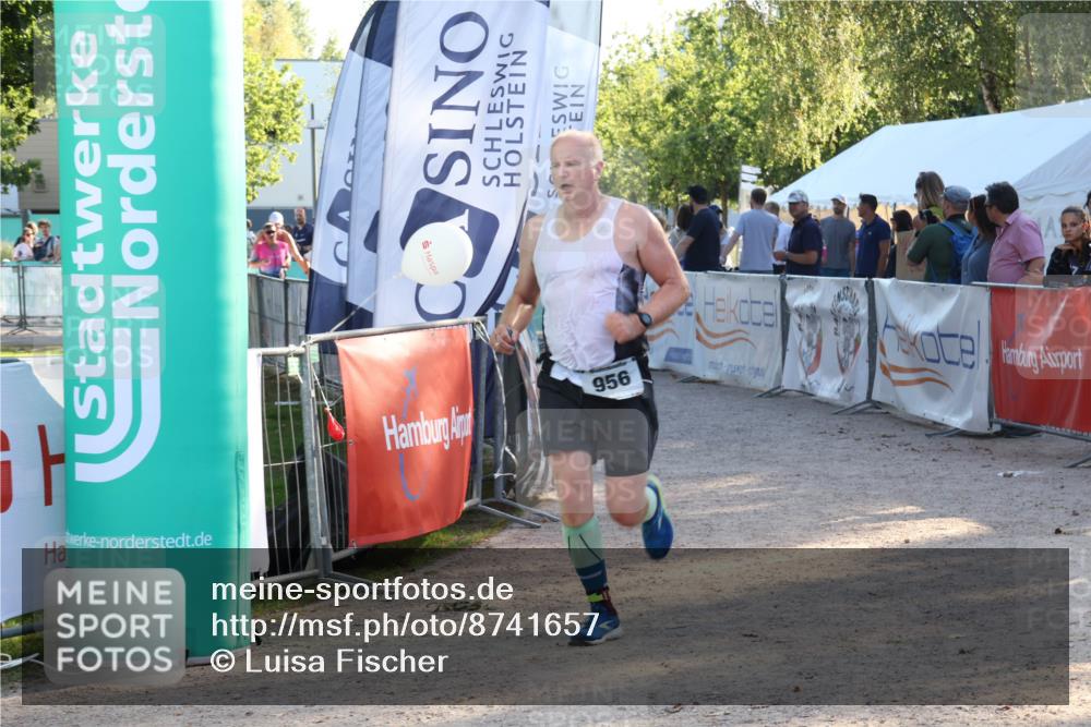 07.09.2025 - 19. Norderstedt Triathlon Luisa Fischer http://msf.ph/oto/8741657 07.09.2025 16:58:34 Ziel 956 meine-sportfotos.de