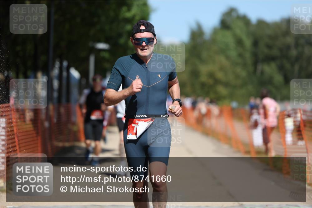 07.09.2025 - 19. Norderstedt Triathlon Michael Strokosch http://msf.ph/oto/8741660 07.09.2025 13:07:38 Laufen 709, 781, 788, 816, 1262 meine-sportfotos.de