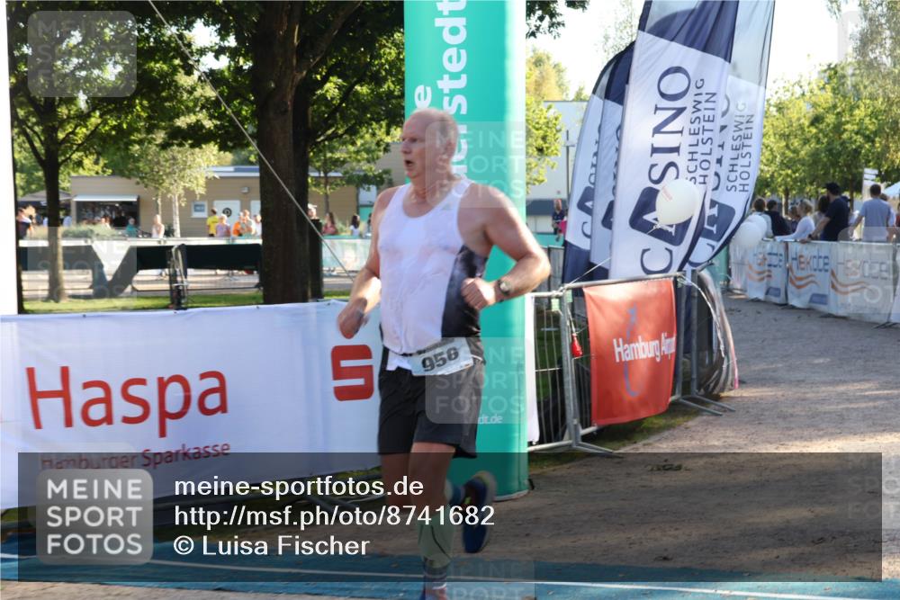07.09.2025 - 19. Norderstedt Triathlon Luisa Fischer http://msf.ph/oto/8741682 07.09.2025 16:58:35 Ziel 956 meine-sportfotos.de