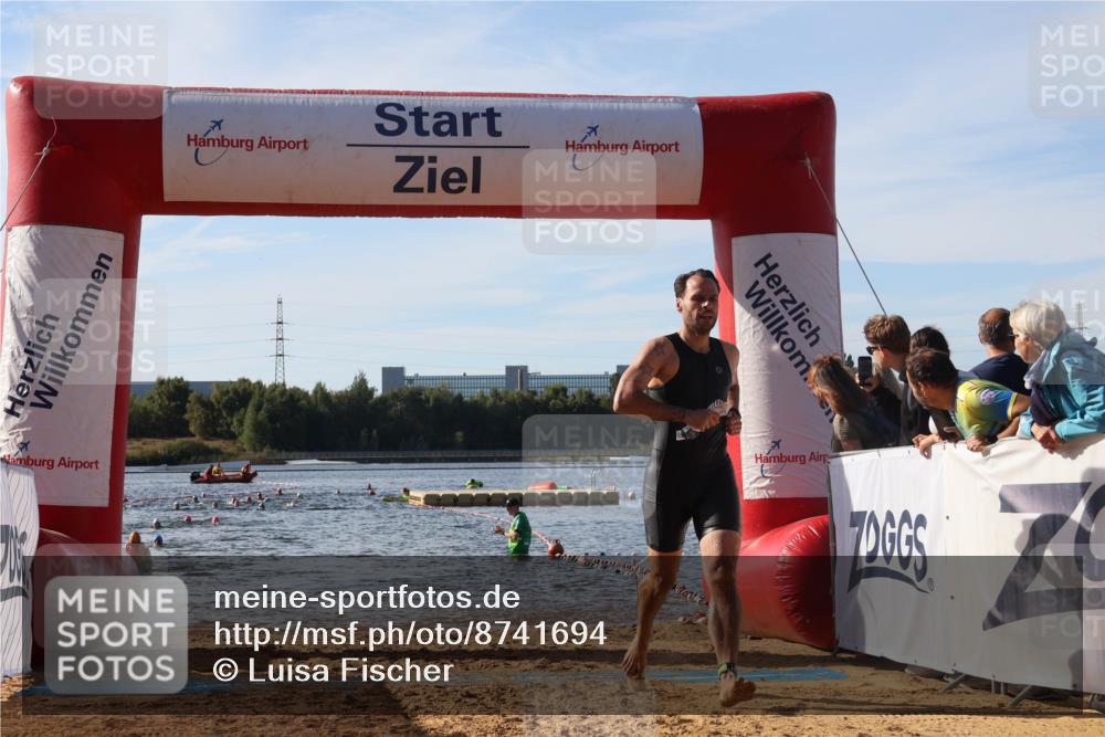 07.09.2025 - 19. Norderstedt Triathlon Luisa Fischer http://msf.ph/oto/8741694 07.09.2025 10:04:38 Schwimmen 1138, 1139 meine-sportfotos.de