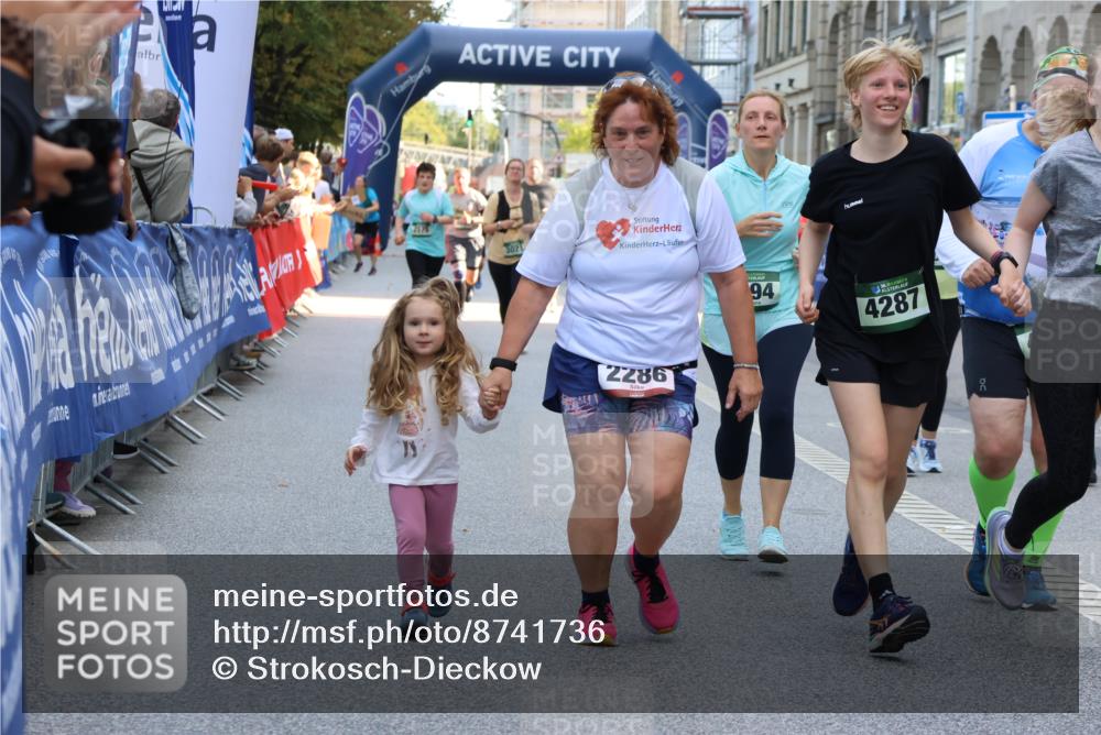 07.09.2025 - BARMER Alsterlauf Strokosch-Dieckow http://msf.ph/oto/8741736 07.09.2025 10:18:25 Ziel 2063, 2099, 2267, 2554, 2625, 3084, 3092, 3143, 3499, 4023, 4071, 4477, 4780, 4869, 8063 meine-sportfotos.de