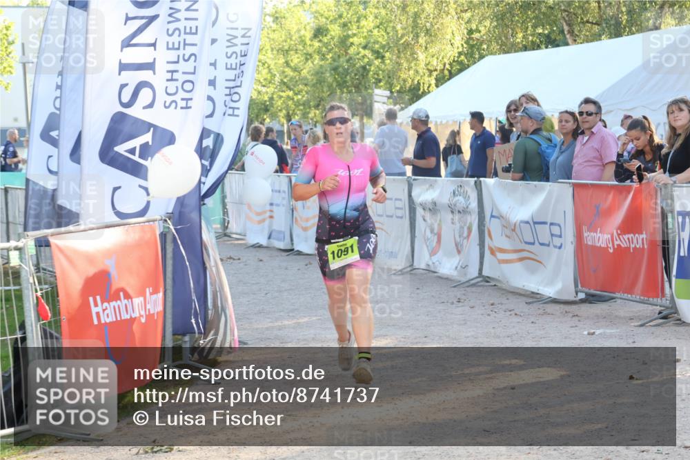 07.09.2025 - 19. Norderstedt Triathlon Luisa Fischer http://msf.ph/oto/8741737 07.09.2025 16:58:43 Ziel 953, 1091 meine-sportfotos.de