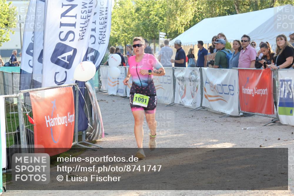07.09.2025 - 19. Norderstedt Triathlon Luisa Fischer http://msf.ph/oto/8741747 07.09.2025 16:58:43 Ziel 953, 1091 meine-sportfotos.de