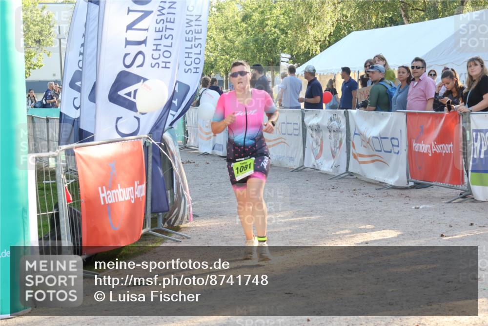 07.09.2025 - 19. Norderstedt Triathlon Luisa Fischer http://msf.ph/oto/8741748 07.09.2025 16:58:43 Ziel 953, 1091 meine-sportfotos.de