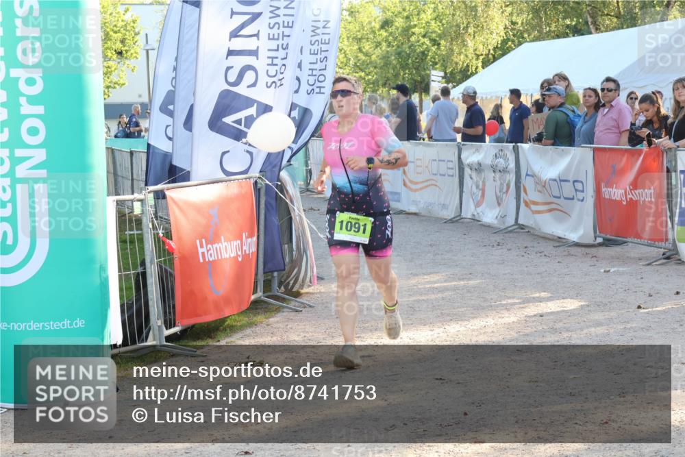 07.09.2025 - 19. Norderstedt Triathlon Luisa Fischer http://msf.ph/oto/8741753 07.09.2025 16:58:44 Ziel 953, 1091 meine-sportfotos.de