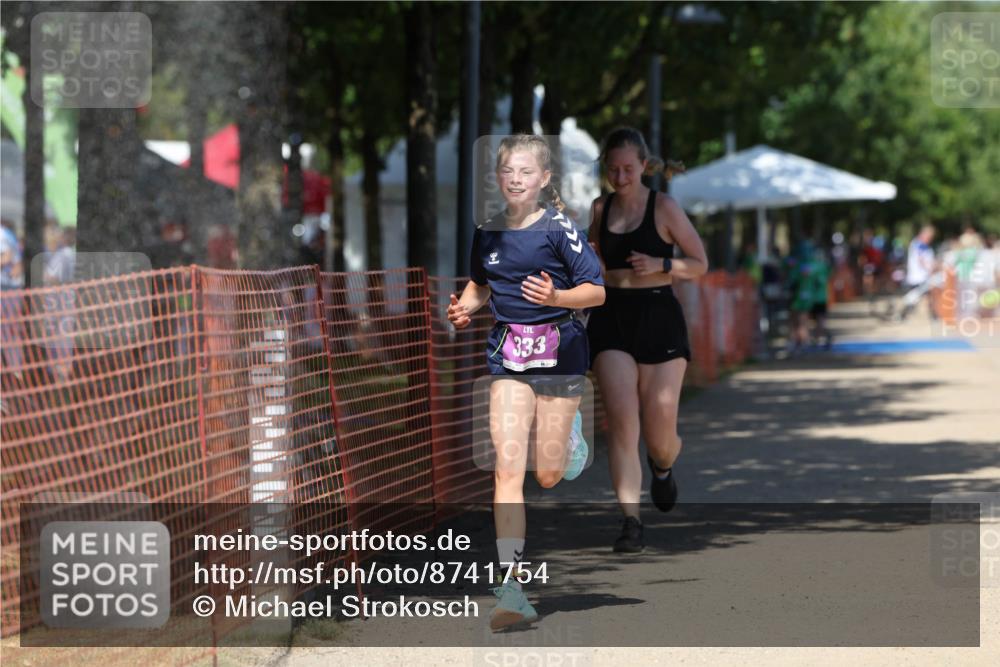 07.09.2025 - 19. Norderstedt Triathlon Michael Strokosch http://msf.ph/oto/8741754 07.09.2025 13:51:43 Laufen 324, 333, 1352 meine-sportfotos.de