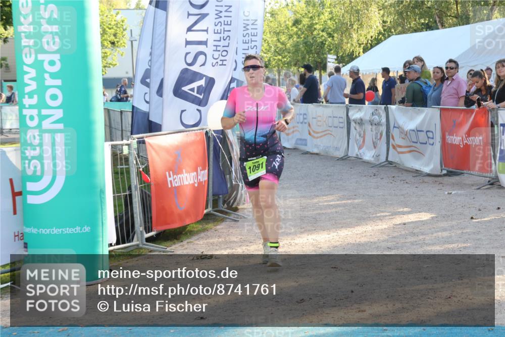 07.09.2025 - 19. Norderstedt Triathlon Luisa Fischer http://msf.ph/oto/8741761 07.09.2025 16:58:44 Ziel 953, 1091 meine-sportfotos.de