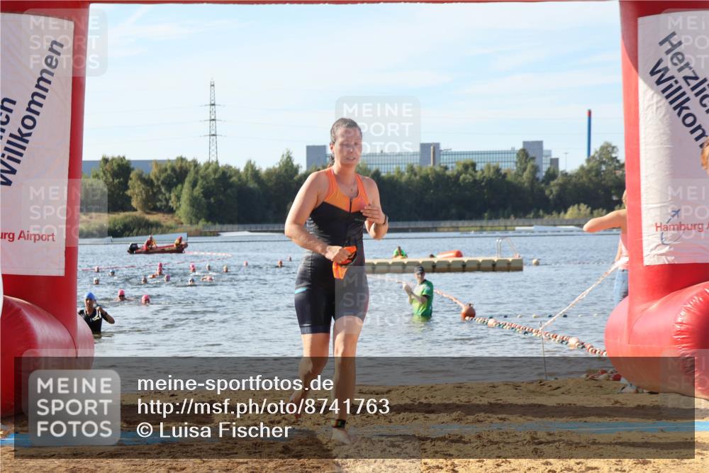 07.09.2025 - 19. Norderstedt Triathlon Luisa Fischer http://msf.ph/oto/8741763 07.09.2025 10:04:50 Schwimmen 1129, 1139 meine-sportfotos.de