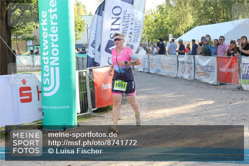07.09.2025 - 19. Norderstedt Triathlon Luisa Fischer http://msf.ph/oto/8741772 07.09.2025 16:58:45 Ziel 953, 1091 meine-sportfotos.de