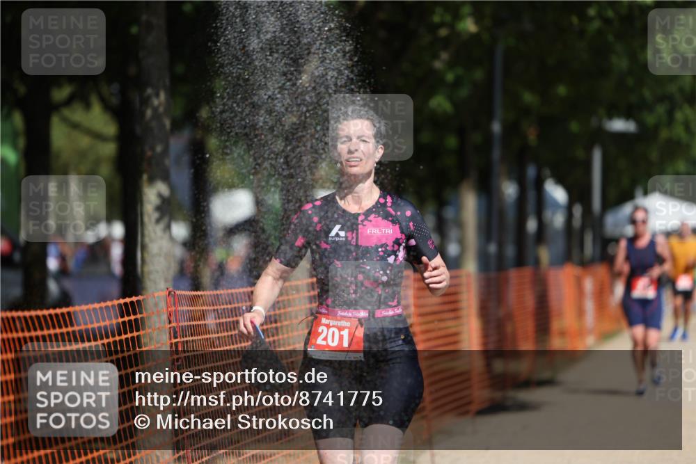 07.09.2025 - 19. Norderstedt Triathlon Michael Strokosch http://msf.ph/oto/8741775 07.09.2025 12:32:08 Laufen 201, 216, 741 meine-sportfotos.de