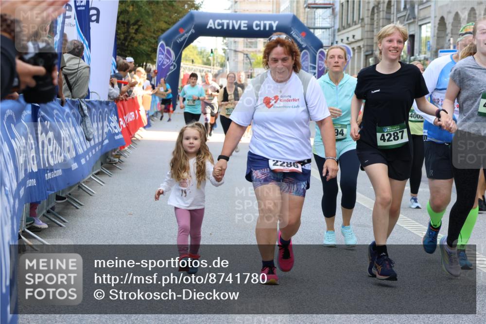 07.09.2025 - BARMER Alsterlauf Strokosch-Dieckow http://msf.ph/oto/8741780 07.09.2025 10:18:25 Ziel 2063, 2099, 2267, 2554, 2625, 3084, 3092, 3143, 3499, 4023, 4071, 4477, 4780, 4869, 8063 meine-sportfotos.de