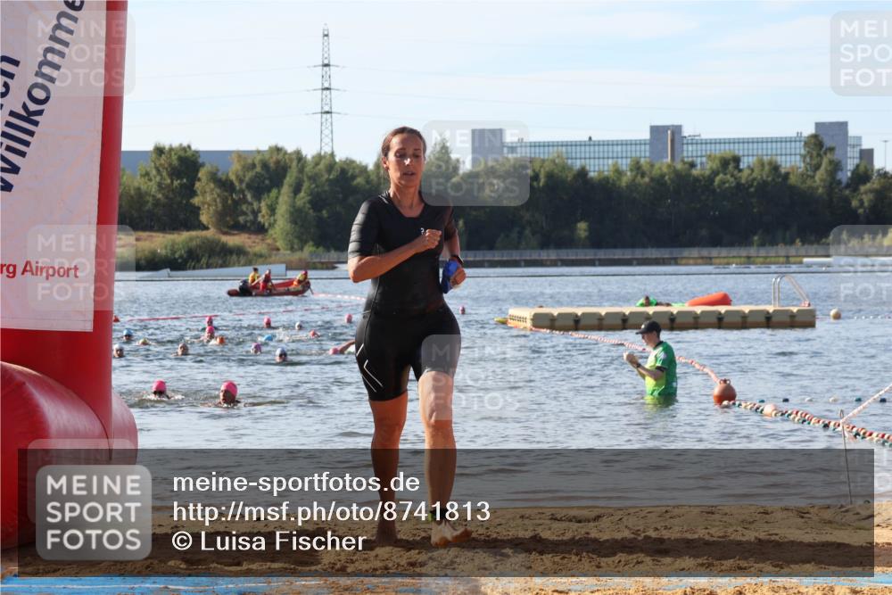 07.09.2025 - 19. Norderstedt Triathlon Luisa Fischer http://msf.ph/oto/8741813 07.09.2025 10:05:03 Schwimmen 1117 meine-sportfotos.de