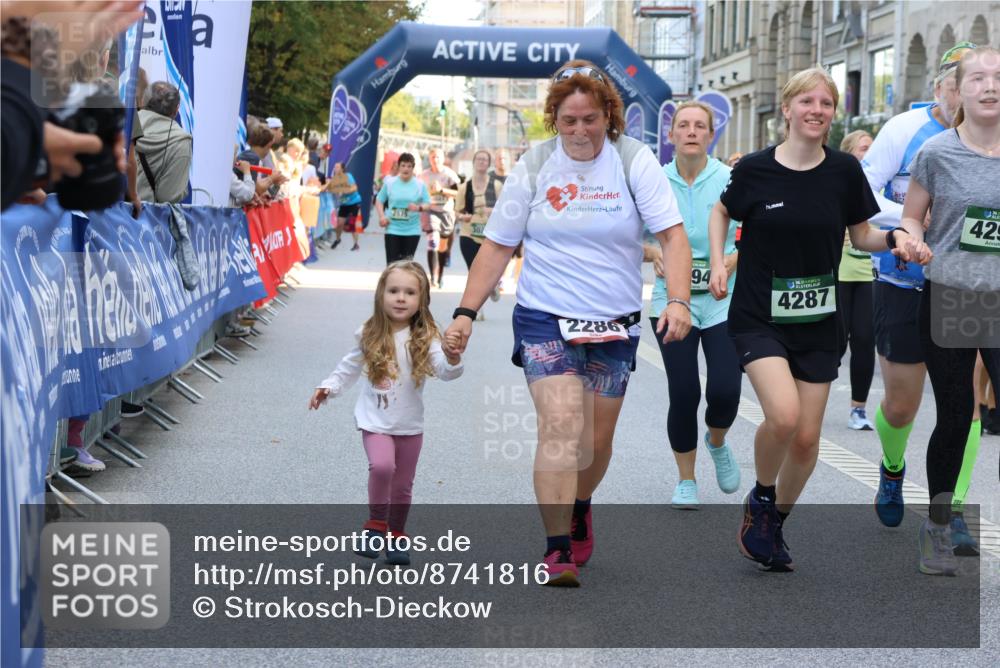 07.09.2025 - BARMER Alsterlauf Strokosch-Dieckow http://msf.ph/oto/8741816 07.09.2025 10:18:25 Ziel 2063, 2099, 2267, 2554, 2625, 3084, 3092, 3143, 3499, 4023, 4071, 4477, 4780, 4869, 8063 meine-sportfotos.de