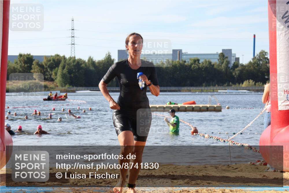 07.09.2025 - 19. Norderstedt Triathlon Luisa Fischer http://msf.ph/oto/8741830 07.09.2025 10:05:04 Schwimmen 1117 meine-sportfotos.de