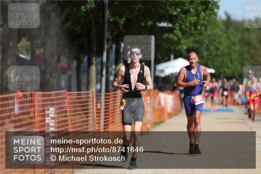 07.09.2025 - 19. Norderstedt Triathlon Michael Strokosch http://msf.ph/oto/8741846 07.09.2025 11:54:16 Laufen 821, 1200 meine-sportfotos.de