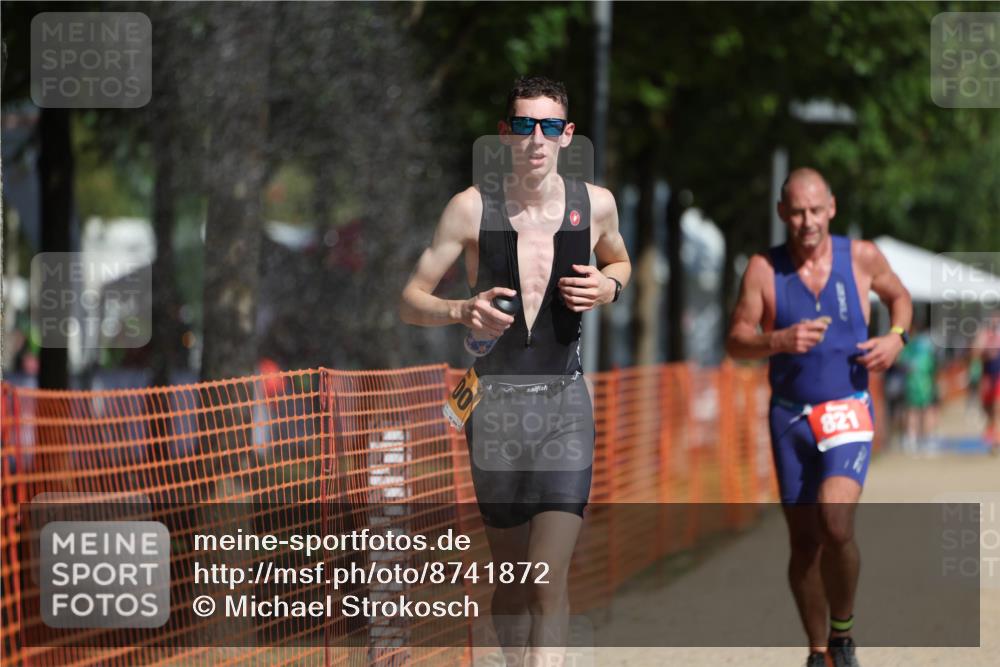 07.09.2025 - 19. Norderstedt Triathlon Michael Strokosch http://msf.ph/oto/8741872 07.09.2025 11:54:18 Laufen 821, 1200 meine-sportfotos.de