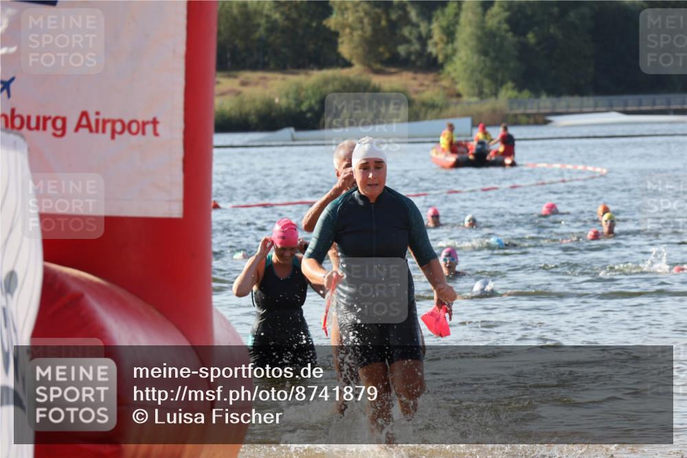07.09.2025 - 19. Norderstedt Triathlon Luisa Fischer http://msf.ph/oto/8741879 07.09.2025 10:05:13 Schwimmen 1110, 1117 meine-sportfotos.de