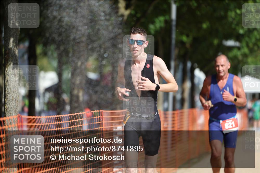 07.09.2025 - 19. Norderstedt Triathlon Michael Strokosch http://msf.ph/oto/8741895 07.09.2025 11:54:18 Laufen 821, 1200 meine-sportfotos.de