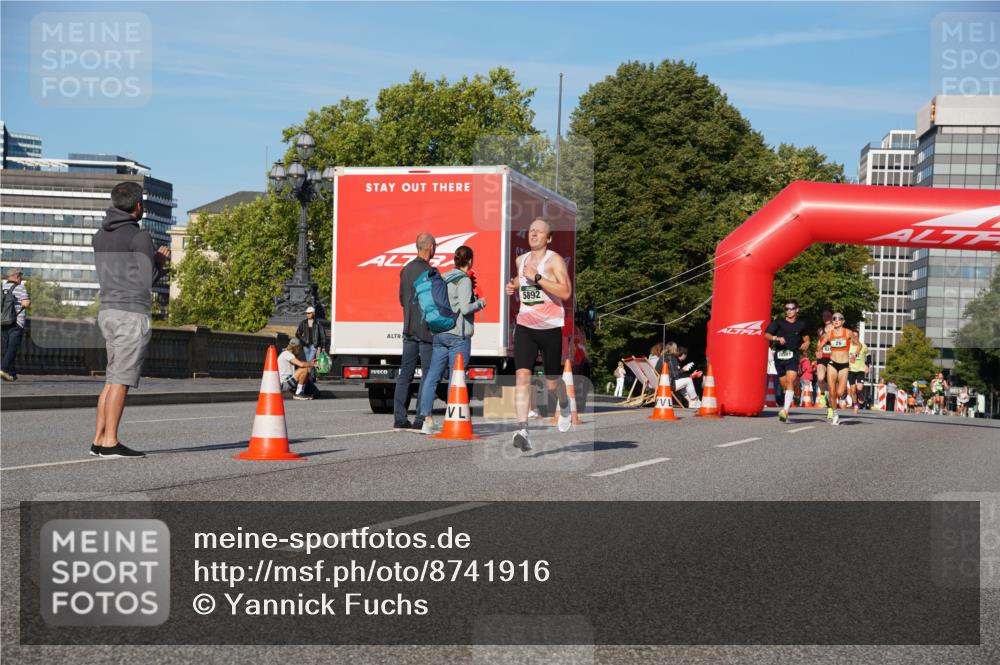 07.09.2025 - BARMER Alsterlauf Yannick Fuchs http://msf.ph/oto/8741916 07.09.2025 09:28:17 Laufen 5892 meine-sportfotos.de