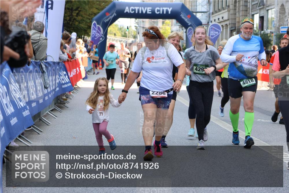 07.09.2025 - BARMER Alsterlauf Strokosch-Dieckow http://msf.ph/oto/8741926 07.09.2025 10:18:23 Ziel 2099, 2267, 2554, 2625, 3084, 3092, 3143, 3499, 4023, 4071, 4477, 4780, 8063 meine-sportfotos.de