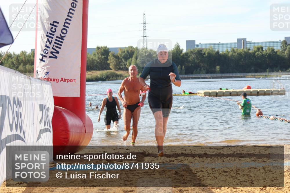 07.09.2025 - 19. Norderstedt Triathlon Luisa Fischer http://msf.ph/oto/8741935 07.09.2025 10:05:17 Schwimmen 1110, 1151 meine-sportfotos.de