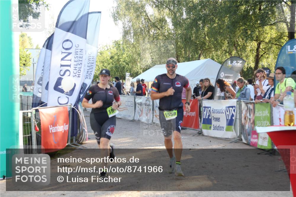 07.09.2025 - 19. Norderstedt Triathlon Luisa Fischer http://msf.ph/oto/8741966 07.09.2025 16:59:03 Ziel 1558, 1560 meine-sportfotos.de