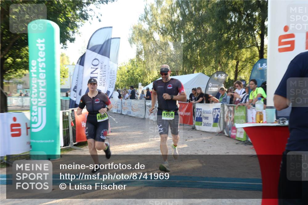 07.09.2025 - 19. Norderstedt Triathlon Luisa Fischer http://msf.ph/oto/8741969 07.09.2025 16:59:04 Ziel 1558, 1560 meine-sportfotos.de