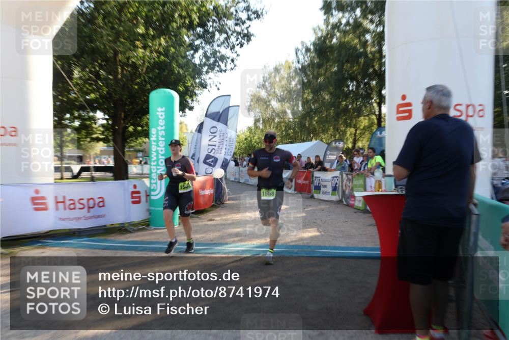 07.09.2025 - 19. Norderstedt Triathlon Luisa Fischer http://msf.ph/oto/8741974 07.09.2025 16:59:04 Ziel 1558, 1560 meine-sportfotos.de