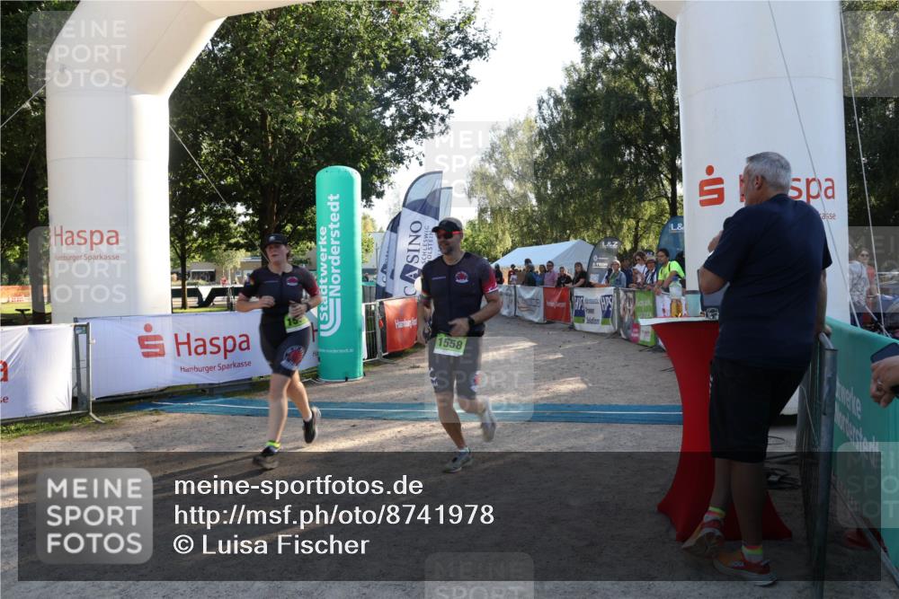 07.09.2025 - 19. Norderstedt Triathlon Luisa Fischer http://msf.ph/oto/8741978 07.09.2025 16:59:05 Ziel 1558, 1560 meine-sportfotos.de