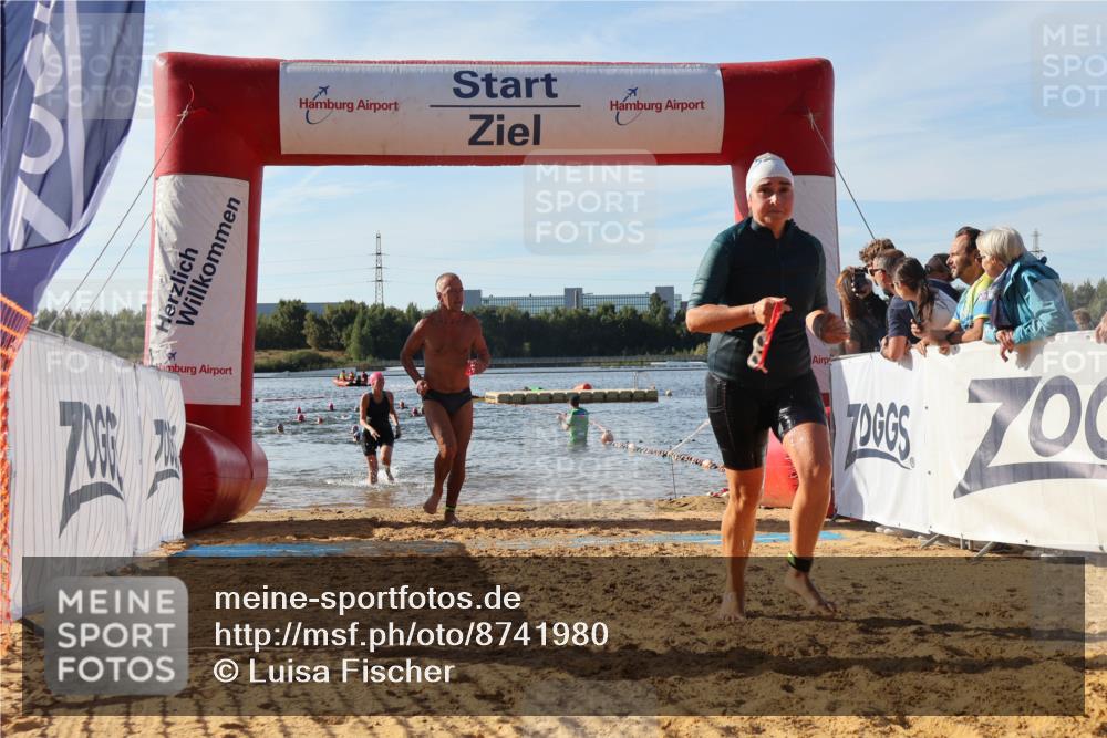 07.09.2025 - 19. Norderstedt Triathlon Luisa Fischer http://msf.ph/oto/8741980 07.09.2025 10:05:19 Schwimmen 1110, 1141, 1151 meine-sportfotos.de