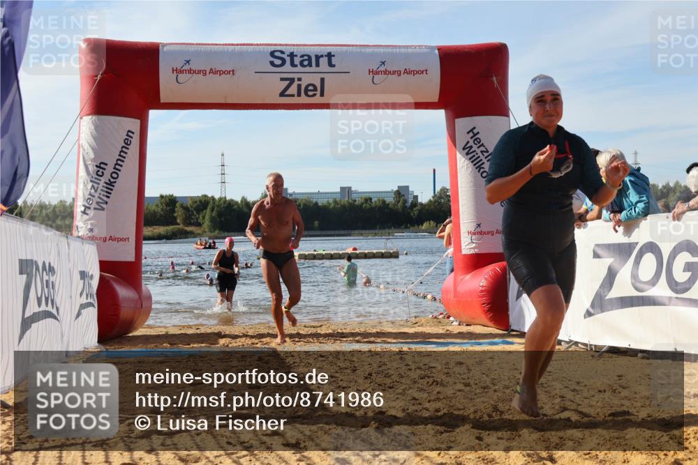 07.09.2025 - 19. Norderstedt Triathlon Luisa Fischer http://msf.ph/oto/8741986 07.09.2025 10:05:19 Schwimmen 1110, 1141, 1151 meine-sportfotos.de