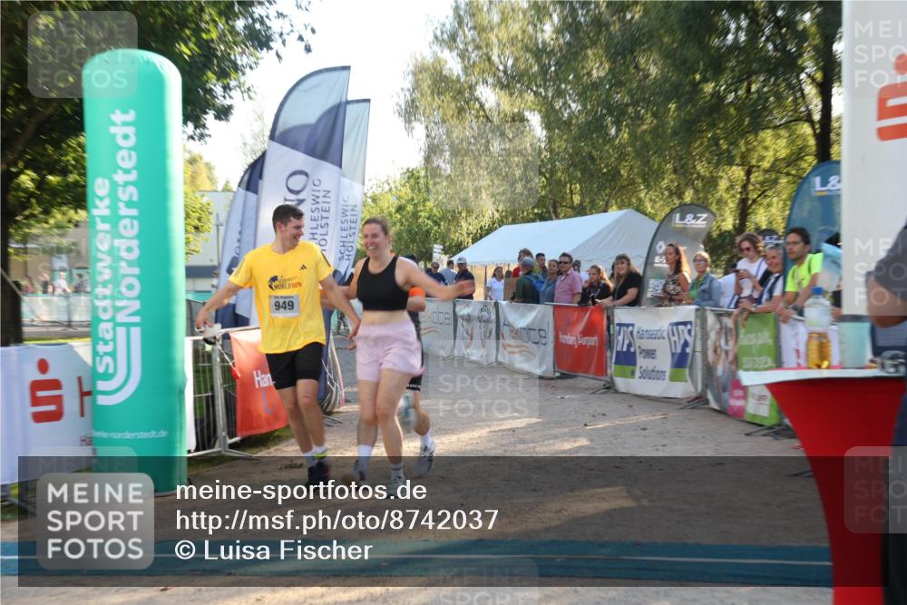 07.09.2025 - 19. Norderstedt Triathlon Luisa Fischer http://msf.ph/oto/8742037 07.09.2025 16:59:12 Ziel 949 meine-sportfotos.de
