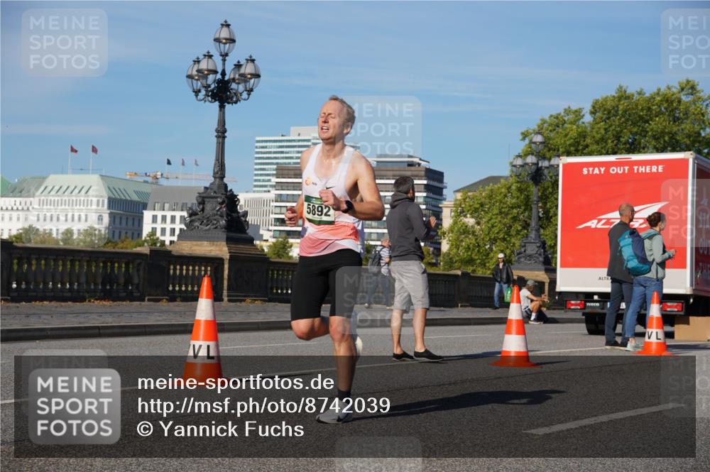 07.09.2025 - BARMER Alsterlauf Yannick Fuchs http://msf.ph/oto/8742039 07.09.2025 09:28:19 Laufen 40, 5892 meine-sportfotos.de