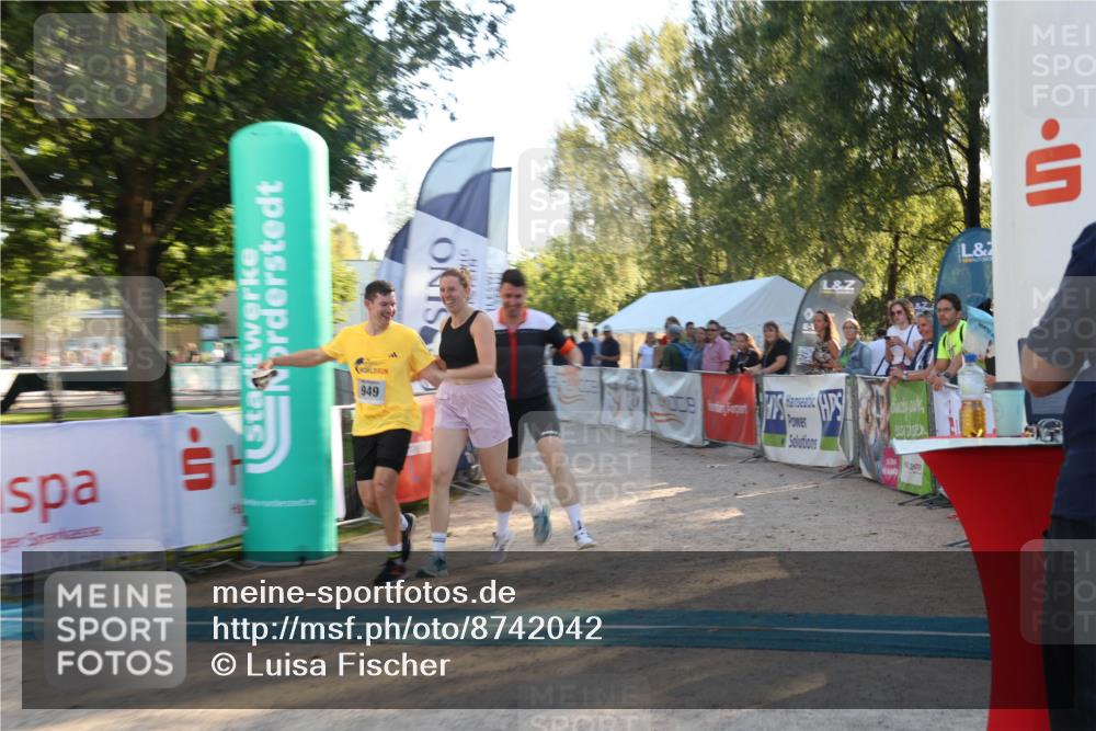 07.09.2025 - 19. Norderstedt Triathlon Luisa Fischer http://msf.ph/oto/8742042 07.09.2025 16:59:12 Ziel 949 meine-sportfotos.de