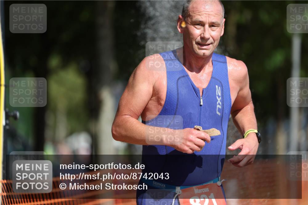 07.09.2025 - 19. Norderstedt Triathlon Michael Strokosch http://msf.ph/oto/8742043 07.09.2025 11:54:22 Laufen 821, 1189, 1200 meine-sportfotos.de