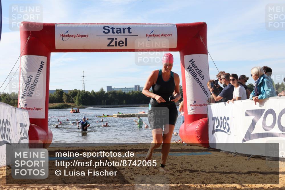07.09.2025 - 19. Norderstedt Triathlon Luisa Fischer http://msf.ph/oto/8742065 07.09.2025 10:05:27 Schwimmen 1110, 1141, 1151 meine-sportfotos.de