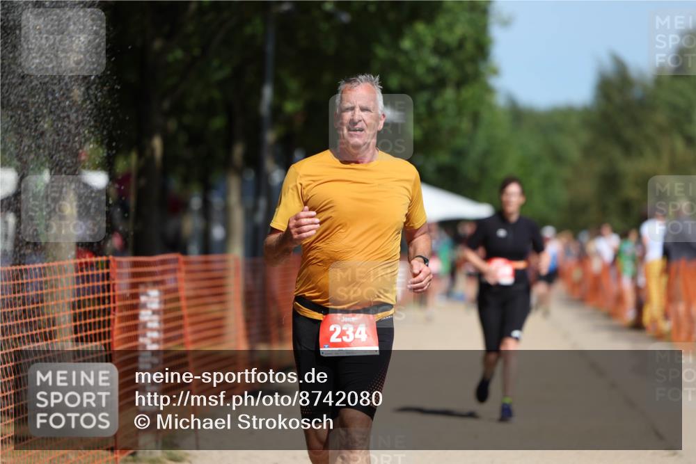 07.09.2025 - 19. Norderstedt Triathlon Michael Strokosch http://msf.ph/oto/8742080 07.09.2025 12:32:21 Laufen 164, 234, 1349 meine-sportfotos.de