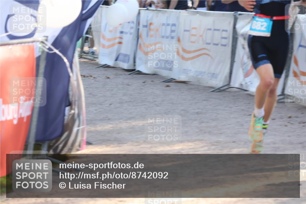 07.09.2025 - 19. Norderstedt Triathlon Luisa Fischer http://msf.ph/oto/8742092 07.09.2025 16:59:24 Ziel 882 meine-sportfotos.de
