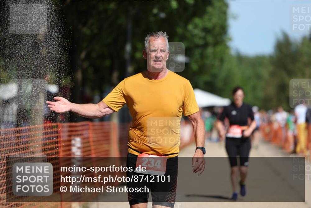 07.09.2025 - 19. Norderstedt Triathlon Michael Strokosch http://msf.ph/oto/8742101 07.09.2025 12:32:21 Laufen 164, 234, 1349 meine-sportfotos.de