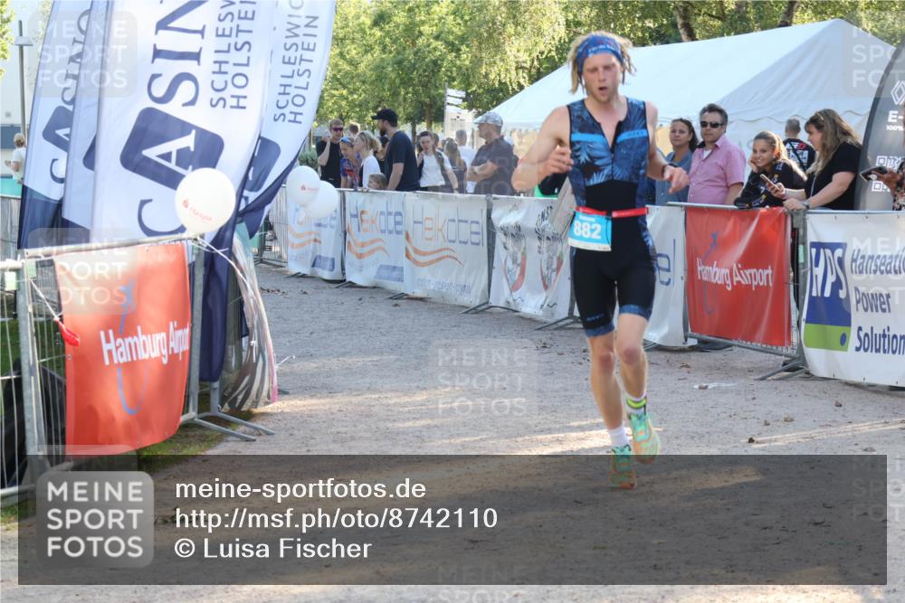 07.09.2025 - 19. Norderstedt Triathlon Luisa Fischer http://msf.ph/oto/8742110 07.09.2025 16:59:25 Ziel 882 meine-sportfotos.de