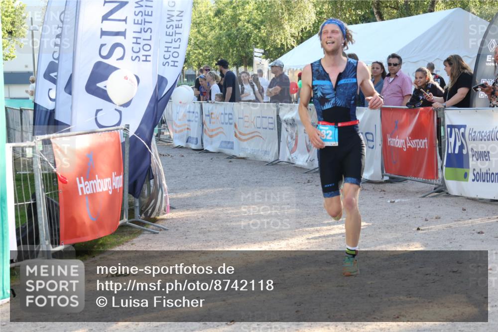 07.09.2025 - 19. Norderstedt Triathlon Luisa Fischer http://msf.ph/oto/8742118 07.09.2025 16:59:26 Ziel 882 meine-sportfotos.de