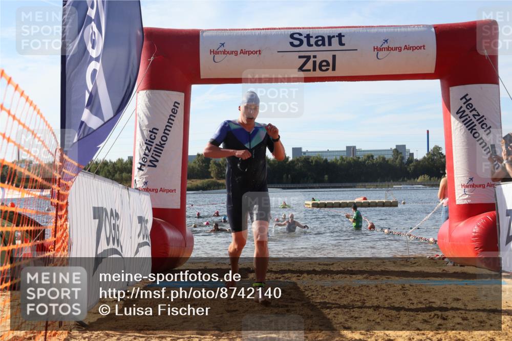 07.09.2025 - 19. Norderstedt Triathlon Luisa Fischer http://msf.ph/oto/8742140 07.09.2025 10:05:36 Schwimmen 1127, 1141 meine-sportfotos.de