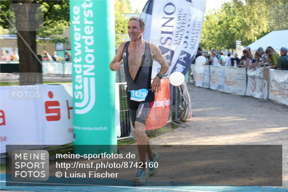 07.09.2025 - 19. Norderstedt Triathlon Luisa Fischer http://msf.ph/oto/8742160 07.09.2025 16:59:43 Ziel 1429 meine-sportfotos.de