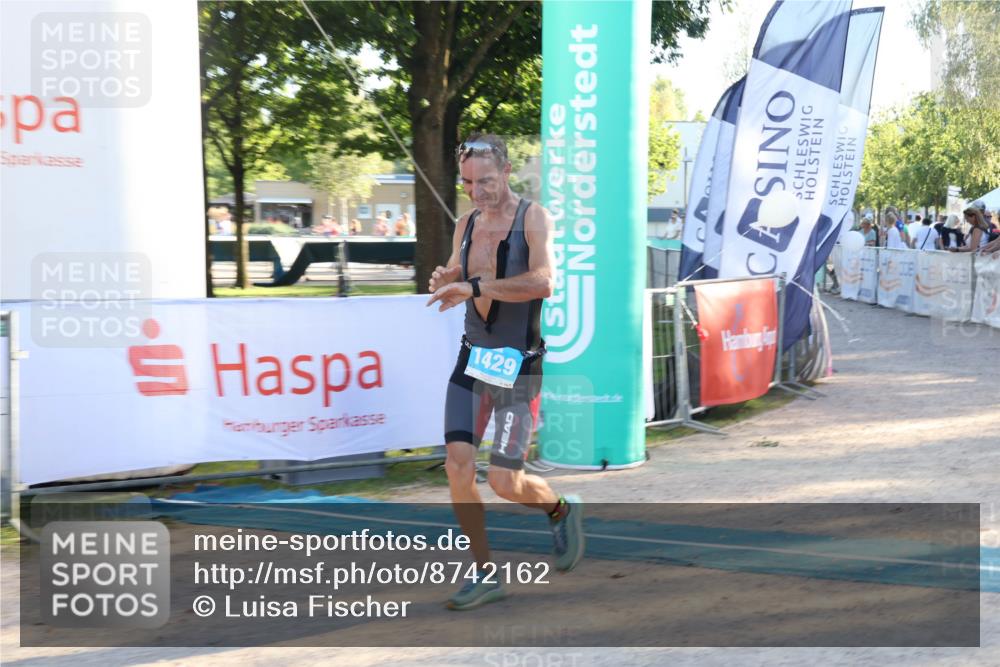 07.09.2025 - 19. Norderstedt Triathlon Luisa Fischer http://msf.ph/oto/8742162 07.09.2025 16:59:43 Ziel 1429 meine-sportfotos.de