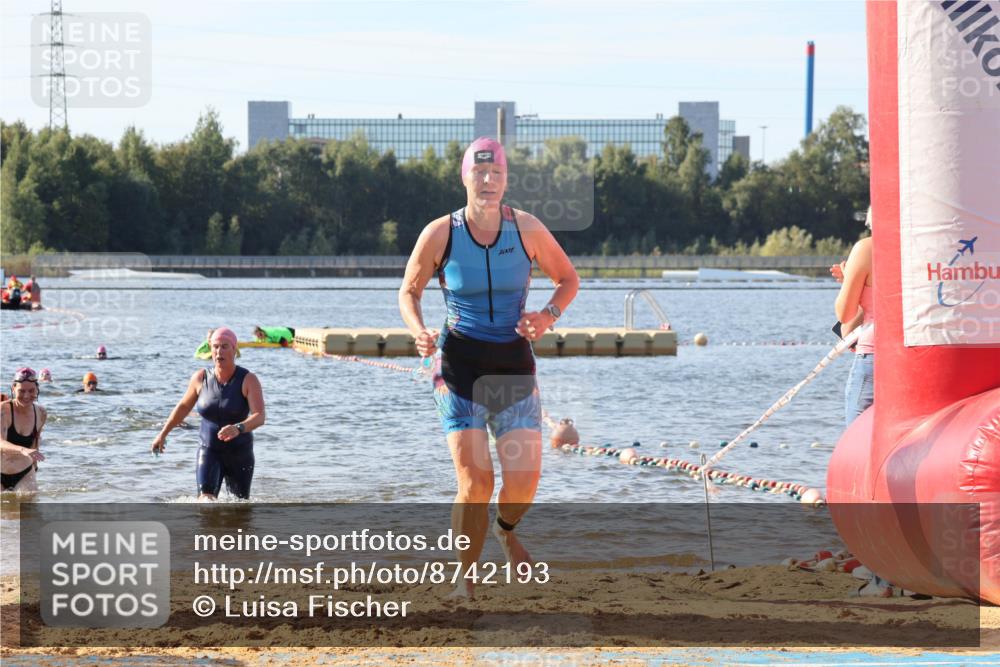 07.09.2025 - 19. Norderstedt Triathlon Luisa Fischer http://msf.ph/oto/8742193 07.09.2025 10:05:42 Schwimmen 1119, 1127 meine-sportfotos.de