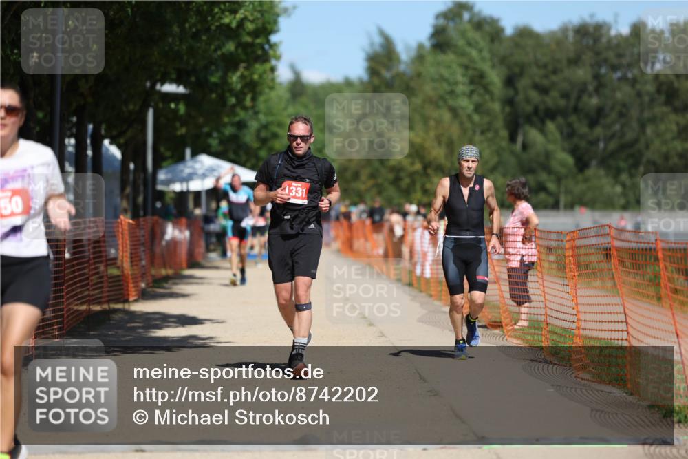 07.09.2025 - 19. Norderstedt Triathlon Michael Strokosch http://msf.ph/oto/8742202 07.09.2025 13:08:03 Laufen 150, 698, 1331 meine-sportfotos.de