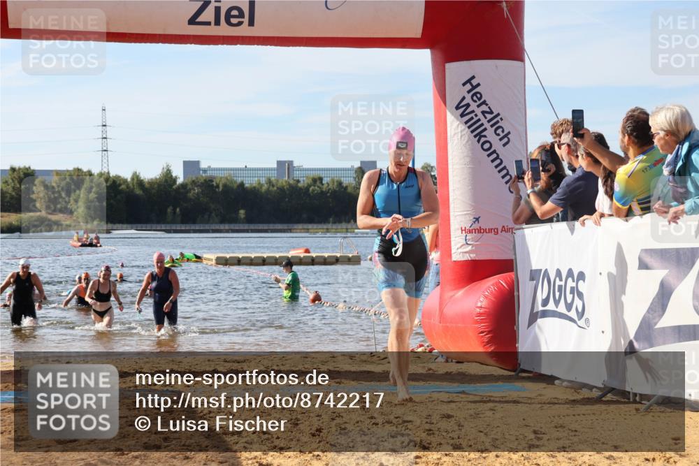 07.09.2025 - 19. Norderstedt Triathlon Luisa Fischer http://msf.ph/oto/8742217 07.09.2025 10:05:43 Schwimmen 1119, 1127 meine-sportfotos.de