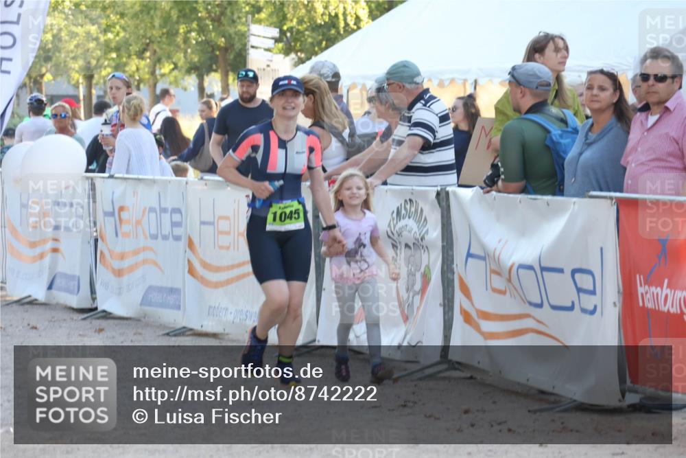07.09.2025 - 19. Norderstedt Triathlon Luisa Fischer http://msf.ph/oto/8742222 07.09.2025 16:59:52 Ziel 414 meine-sportfotos.de