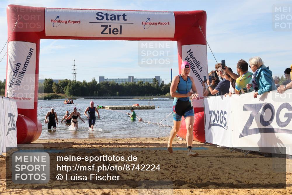 07.09.2025 - 19. Norderstedt Triathlon Luisa Fischer http://msf.ph/oto/8742224 07.09.2025 10:05:44 Schwimmen 1111, 1119, 1127 meine-sportfotos.de